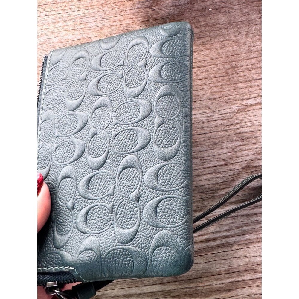 Coach Embossed Leather Wristlet Wallet Green Double-Zip Closure - Picture 6 of 7